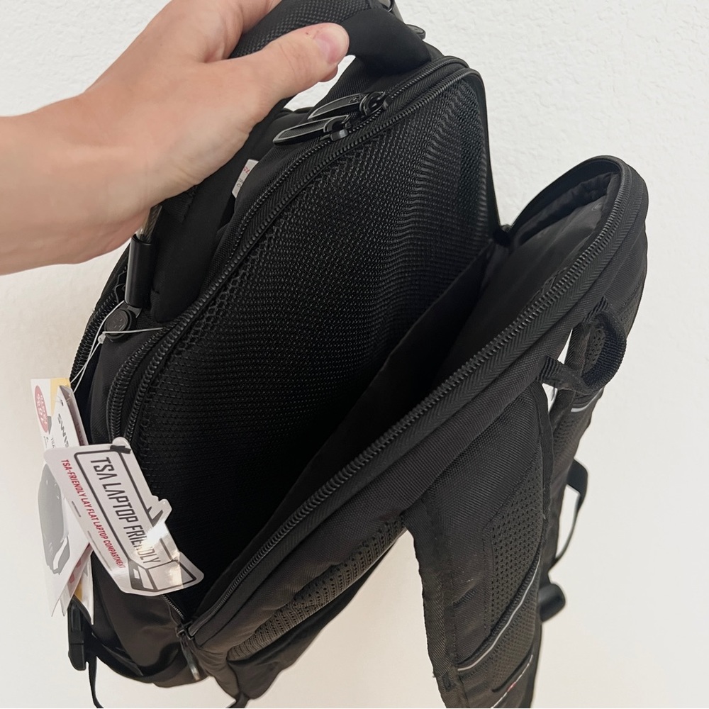Swiss Gear black TSA travel friendly Scan Smart laptop gear all-in-one backpack - Picture 6 of 16